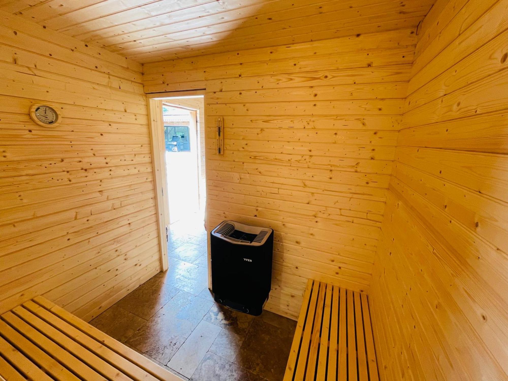 L Estanguet Maison Octogonale En Foret Rion-Des-Landes Bagian luar foto