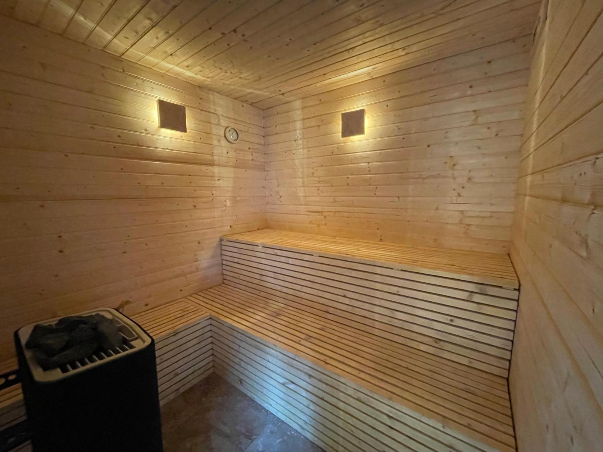 L Estanguet Maison Octogonale En Foret Rion-Des-Landes Bagian luar foto